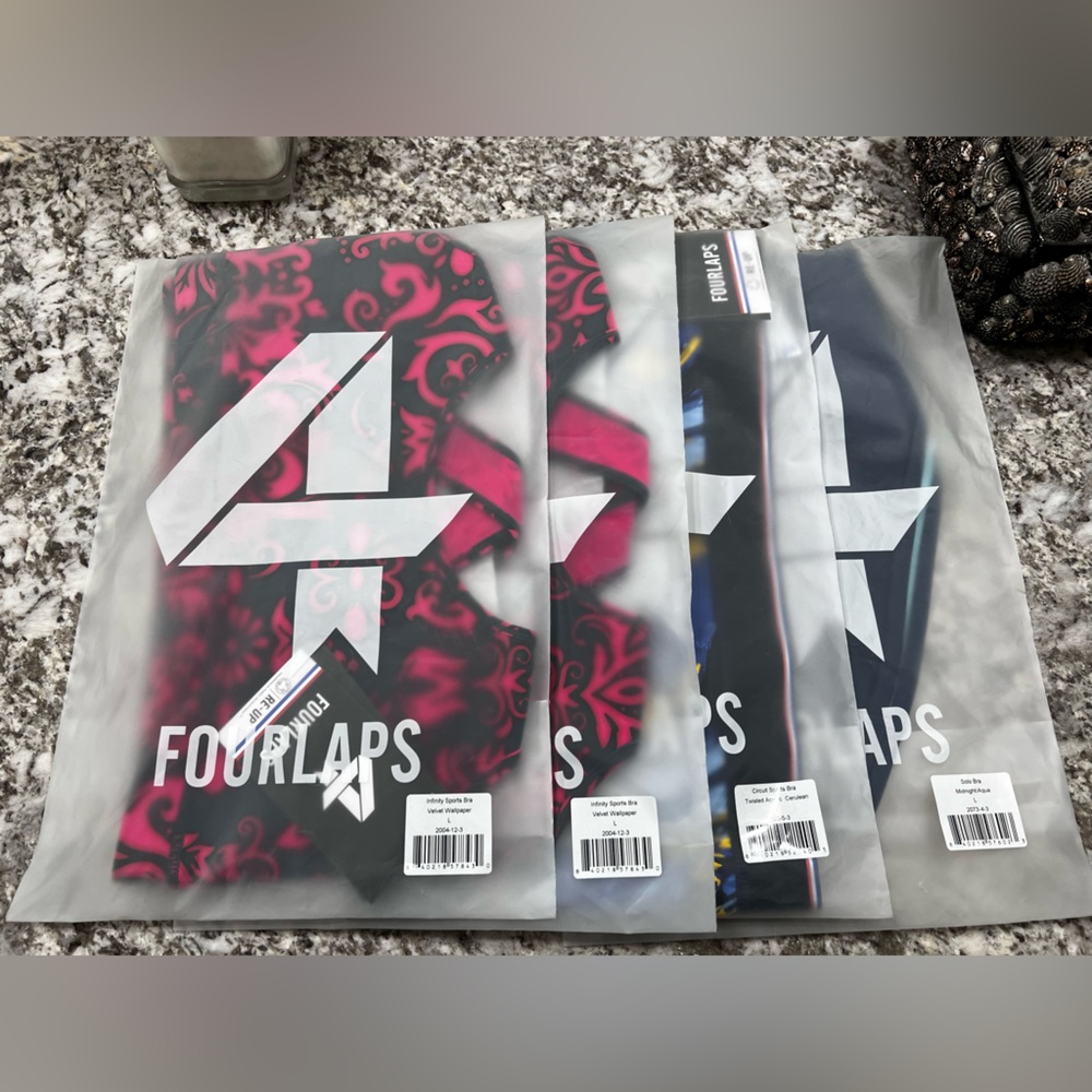 Fourlaps Sports Bra Set